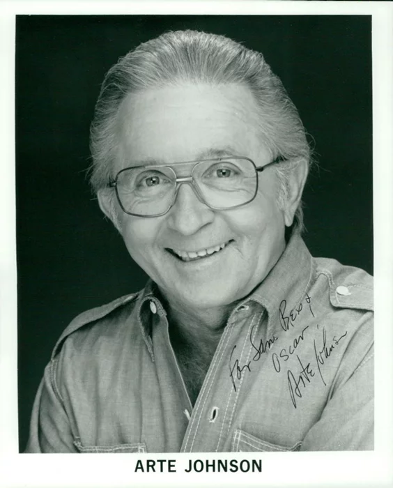 Arte Johnson autograph