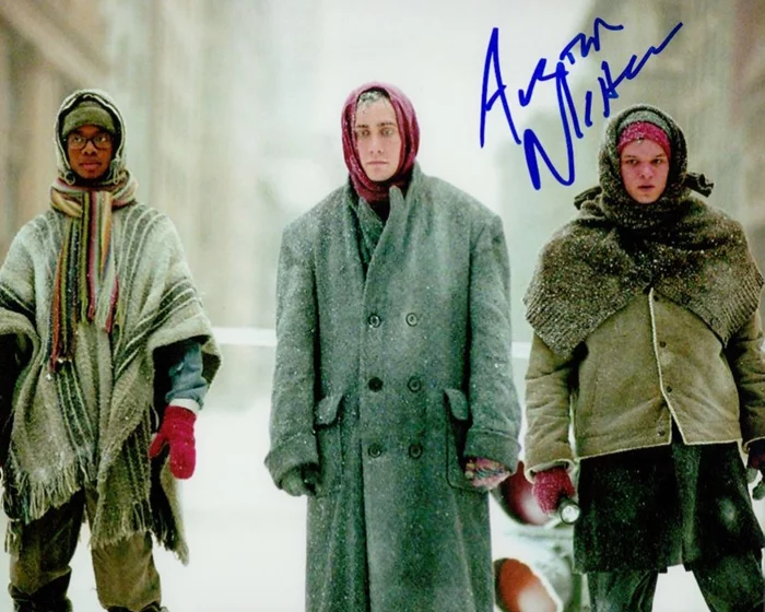 Austin Nichols autograph
