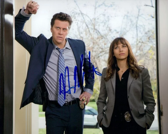 Hayes MacArthur autograph