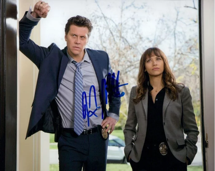 Hayes MacArthur autograph
