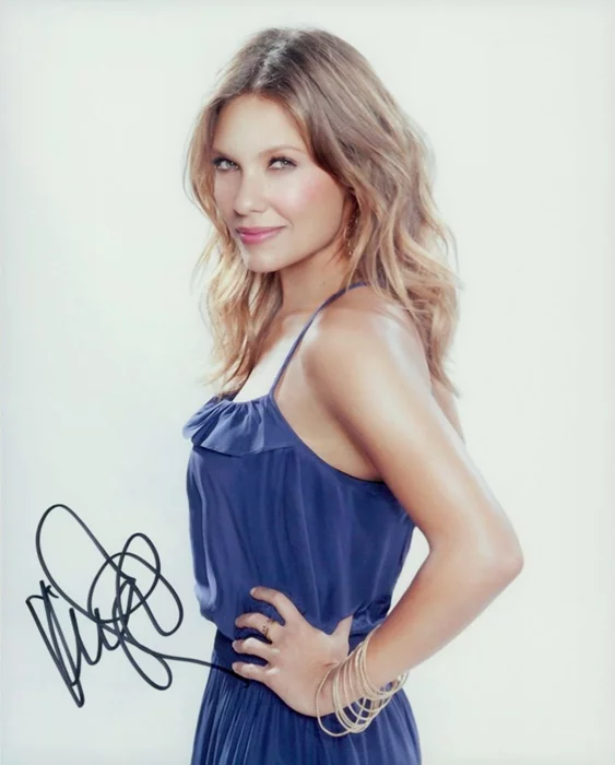 Kiele Sanchez autograph