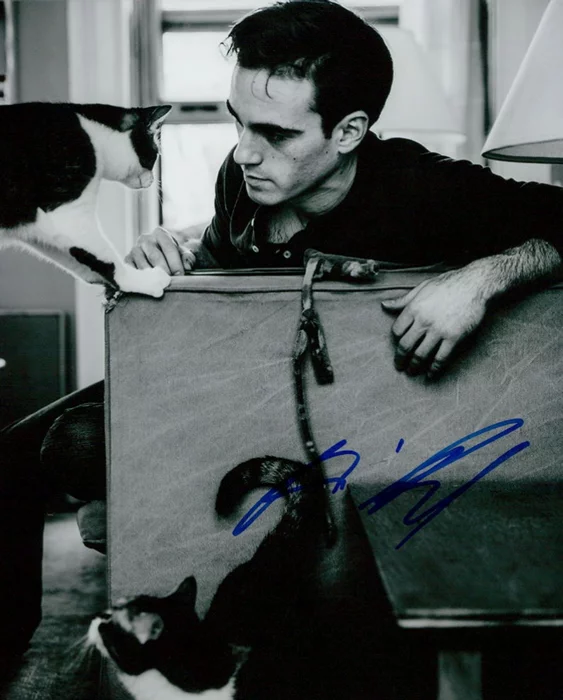 Ari Brand autograph