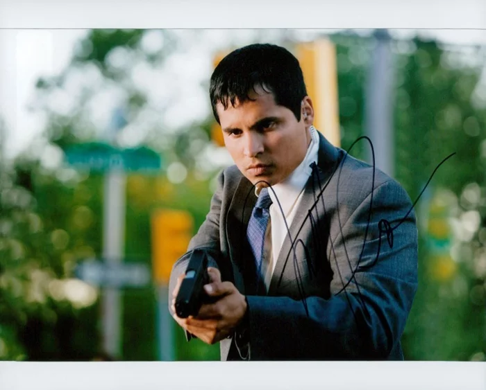 Michael Pena autograph