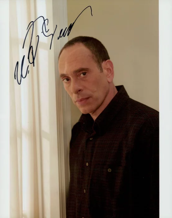 Nestor Serrano autograph