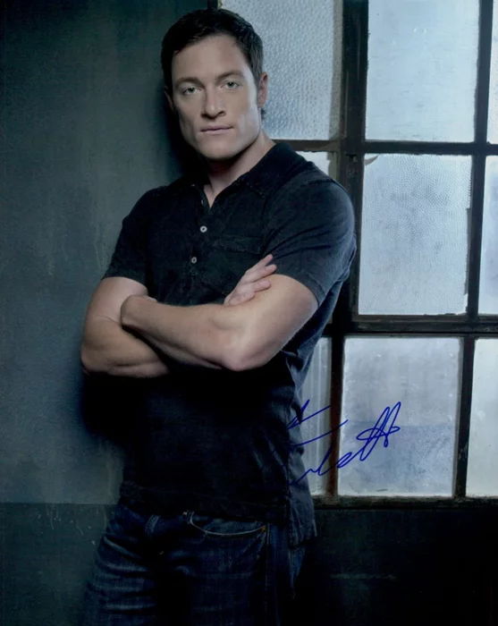 Tahmoh Penikett autograph