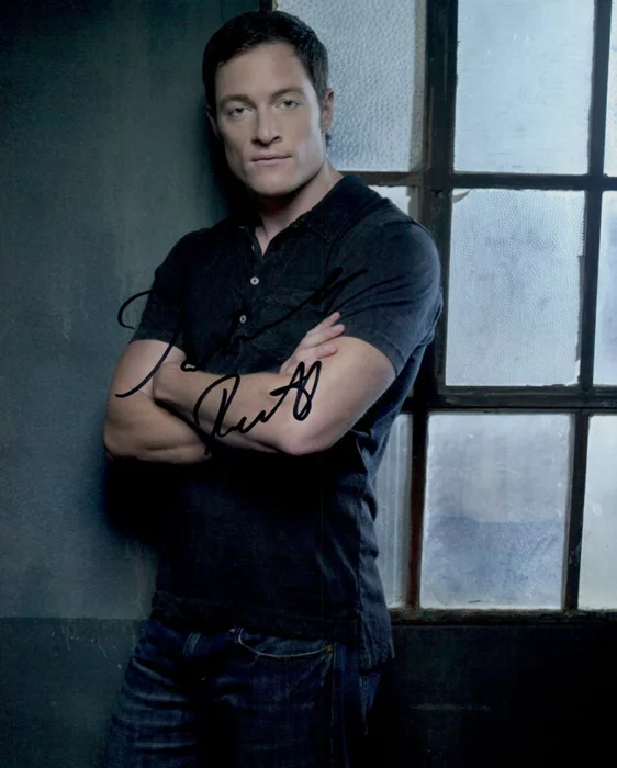Tahmoh Penikett autograph