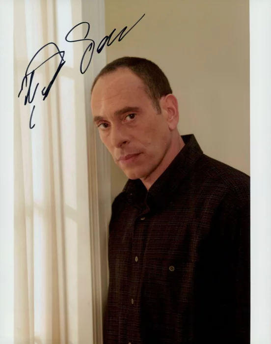 Nestor Serrano autograph