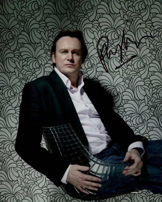 Philip Glenister autograph