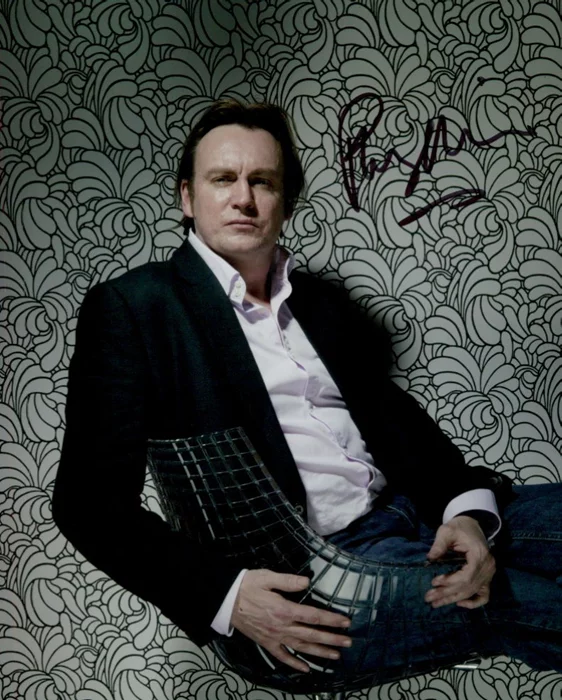 Philip Glenister autograph