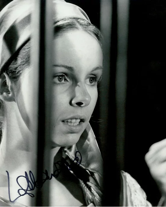 Lalla Ward autograph