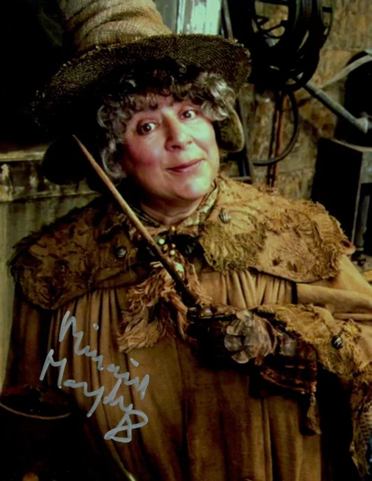 Miriam Margolyes autograph