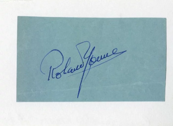 Roland Young autograph