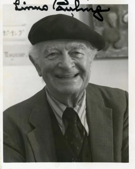 Linus Pauling autograph