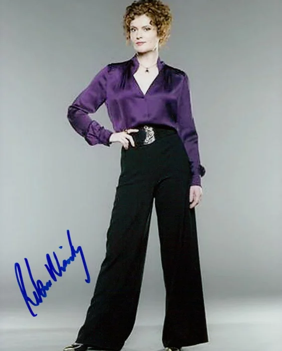 Rebecca Wisocky autograph