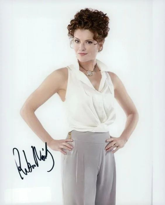 Rebecca Wisocky autograph
