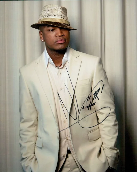 Ne-Yo autograph