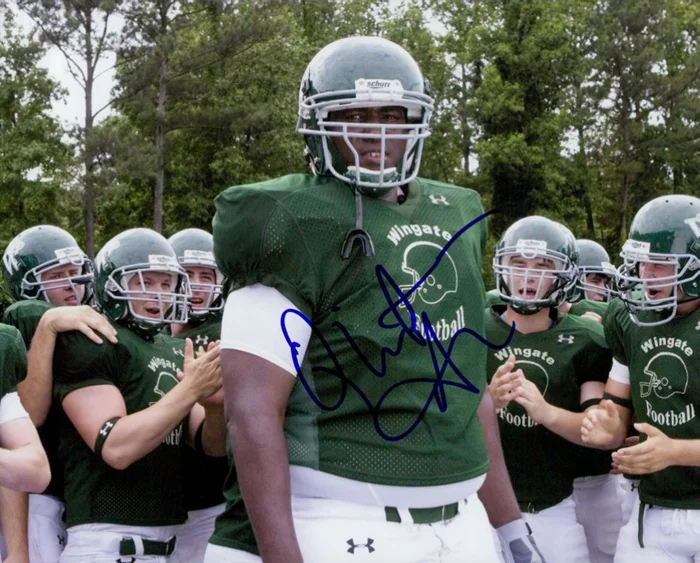 Quinton Aaron autograph