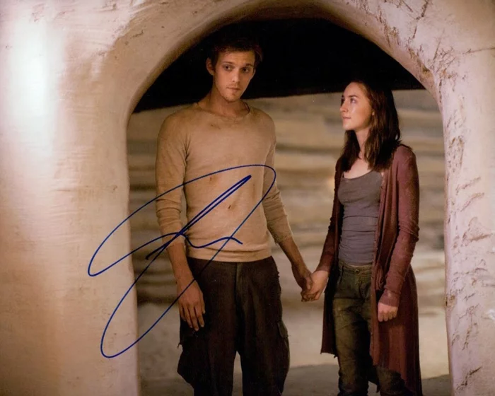 Jake  Abel autograph