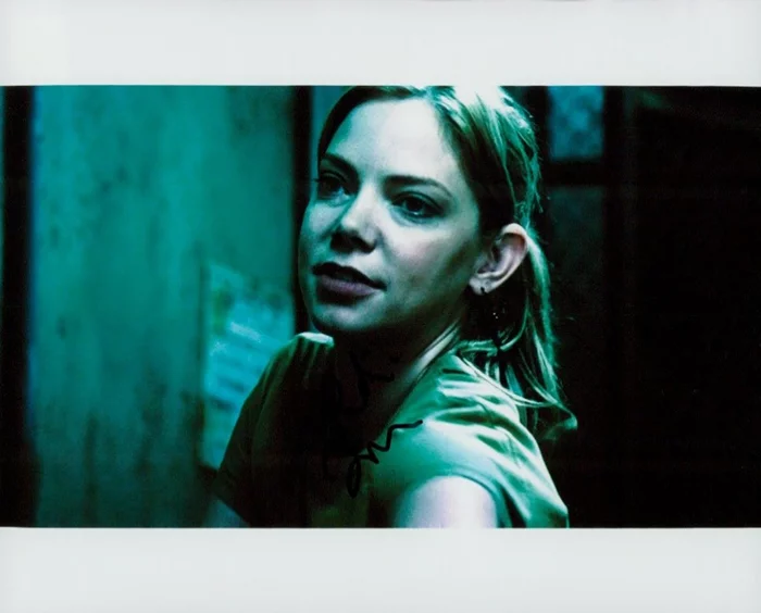 Riki Lindhome autograph