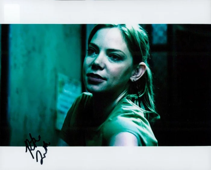 Riki Lindhome autograph