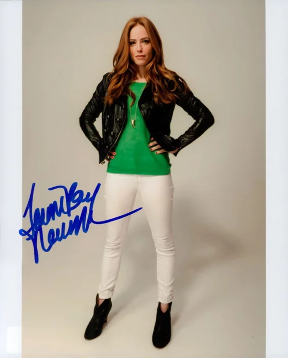 Jaime Ray Newman autograph