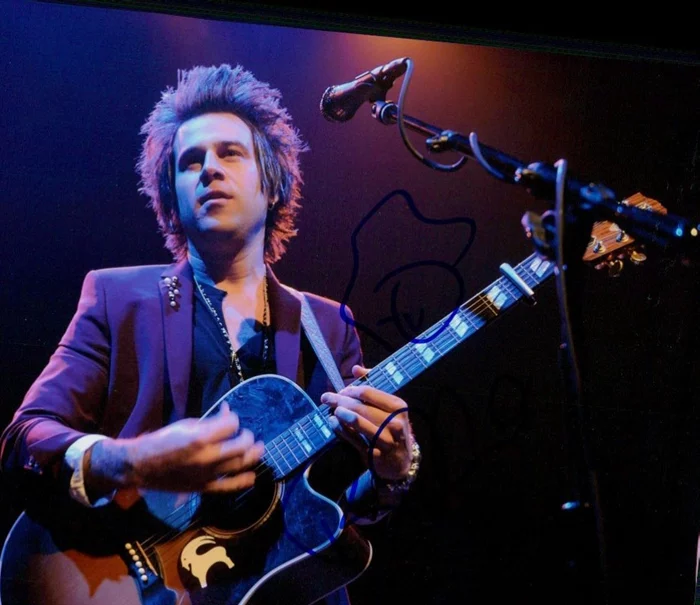 Ryan Cabrera autograph
