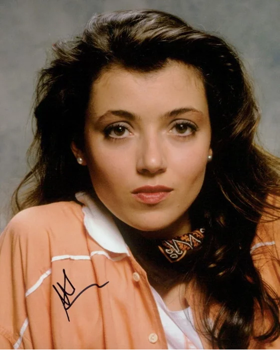 Mia Sara autograph