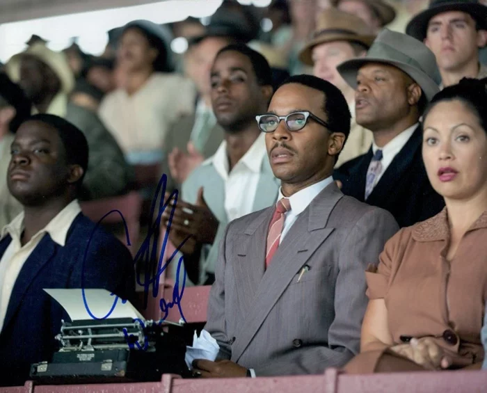 Andre Holland autograph