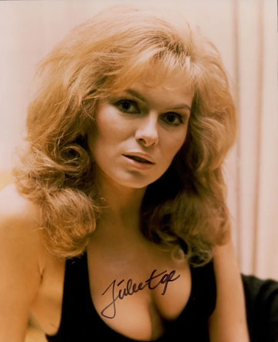 Julie Ege autograph