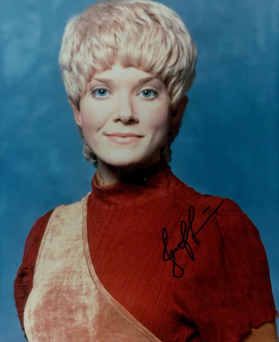 Jennifer Lien autograph