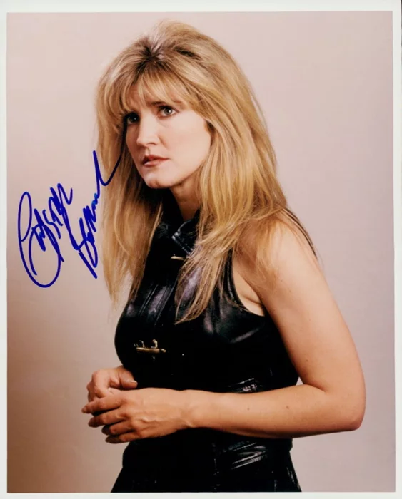 Crystal Bernard autograph