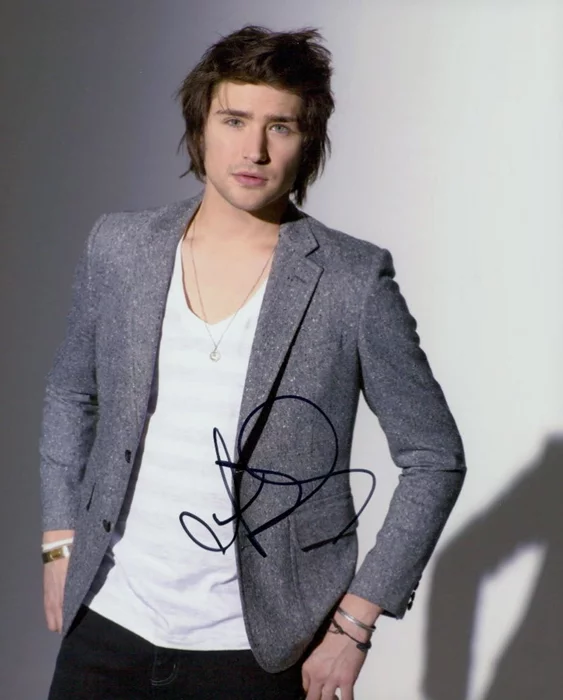 Matt Dallas autograph