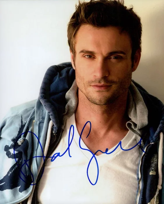 Daniel Goddard autograph