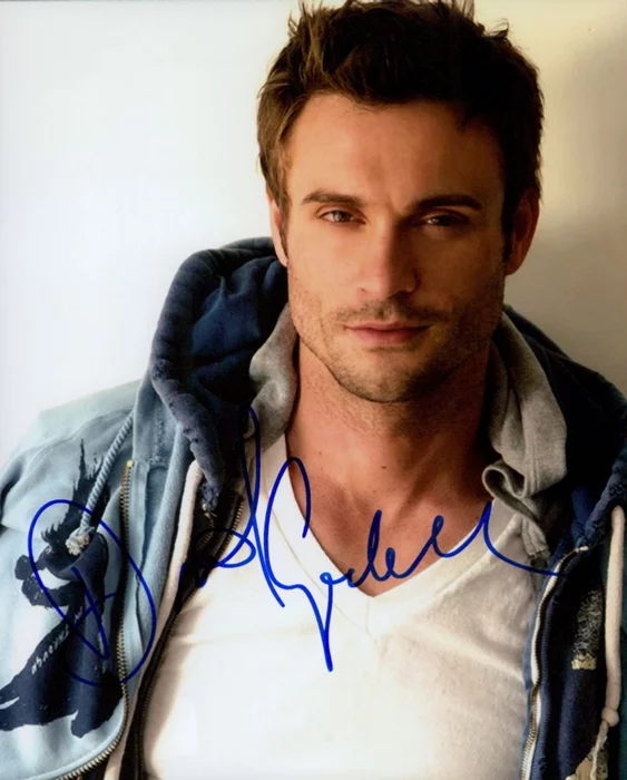Daniel Goddard autograph