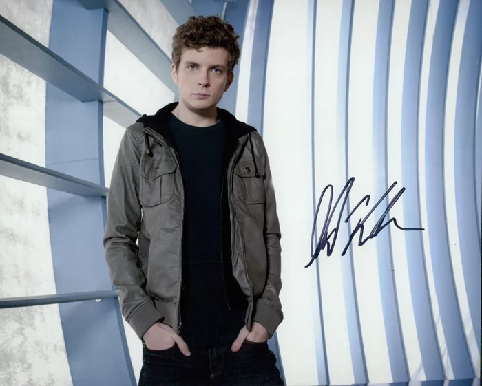 Erik Knudsen autograph