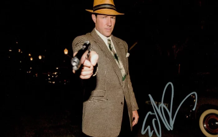 Edward Burns autograph