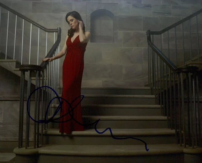 Caroline Dhavernas autograph