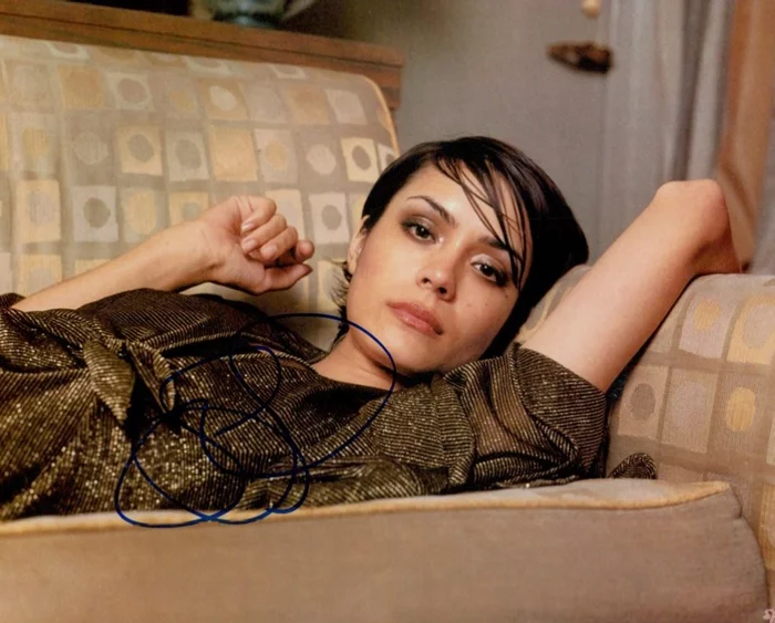 Shannyn Sossamon autograph