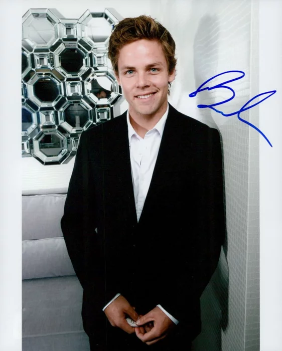 Lachlan  Buchanan autograph