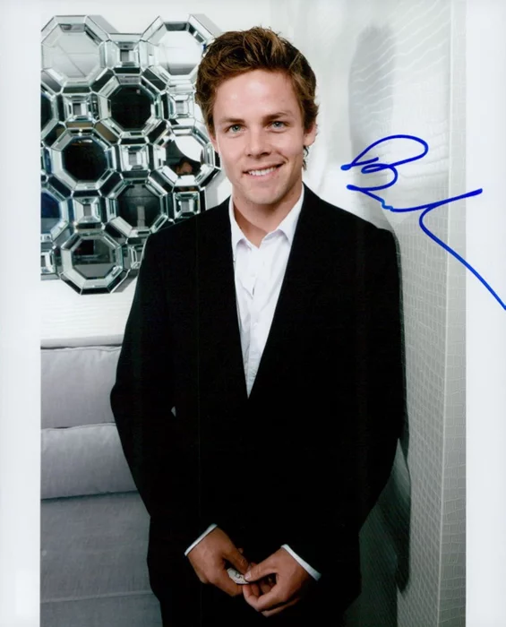 Lachlan  Buchanan autograph