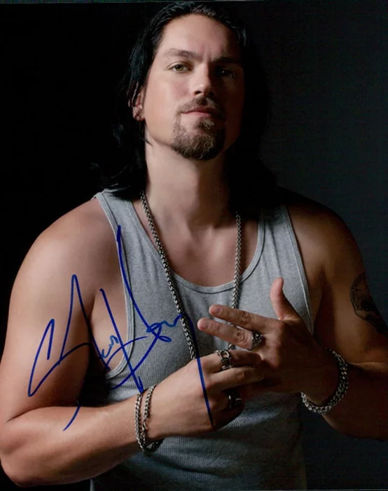 Steve Howey autograph