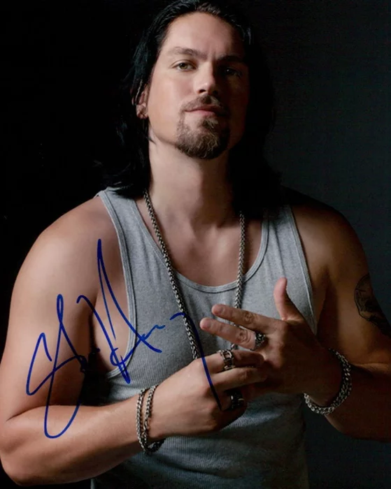 Steve Howey autograph