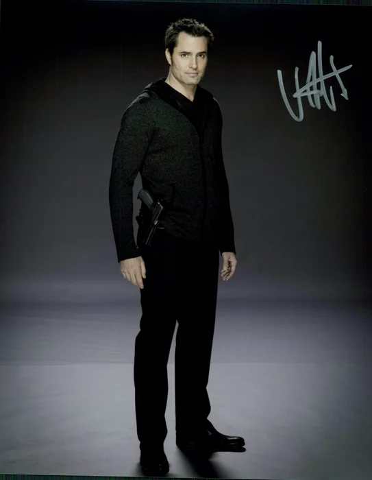 Victor Webster autograph