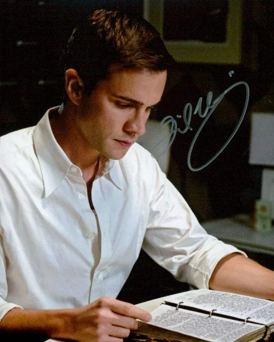 Gil McKinney autograph