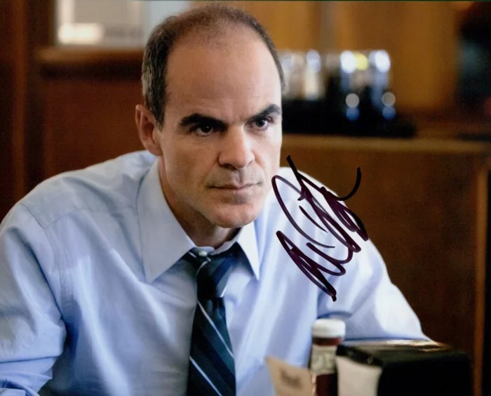 Michael Kelly autograph