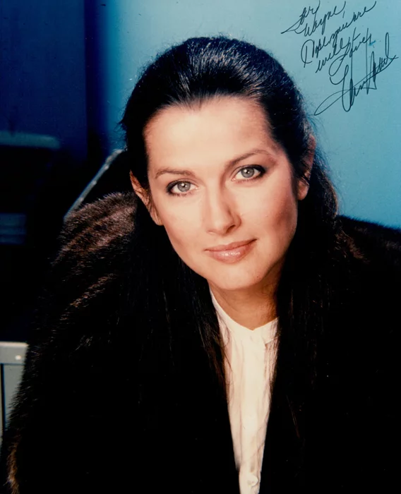 Veronica Hamel autograph