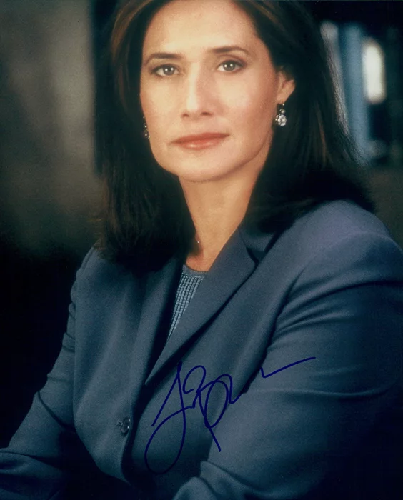 Lorraine Bracco autograph