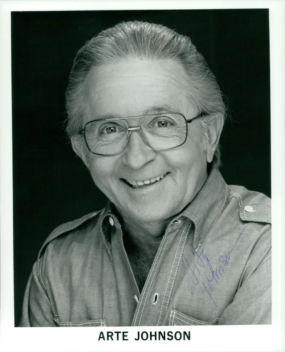 Arte Johnson autograph