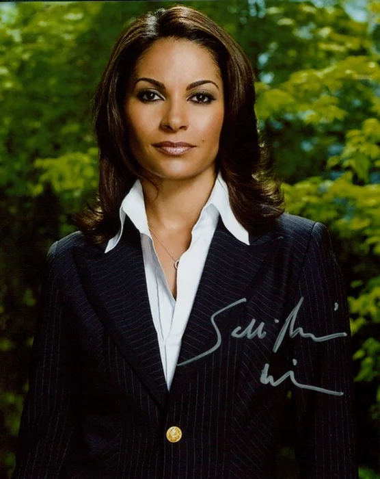 Salli Richardson-Whitfield autograph