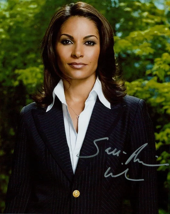 Salli Richardson-Whitfield autograph